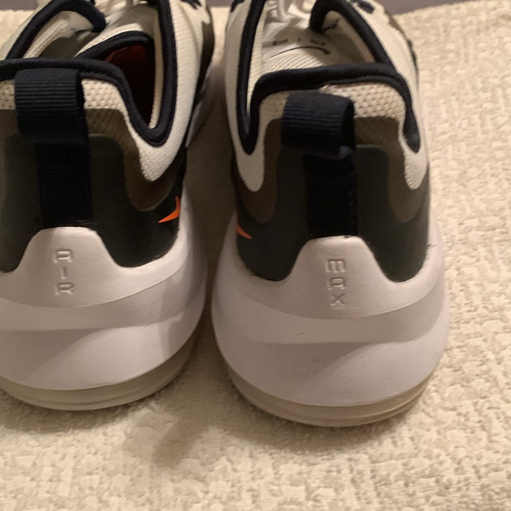 Airmax - Picture 3 of 8